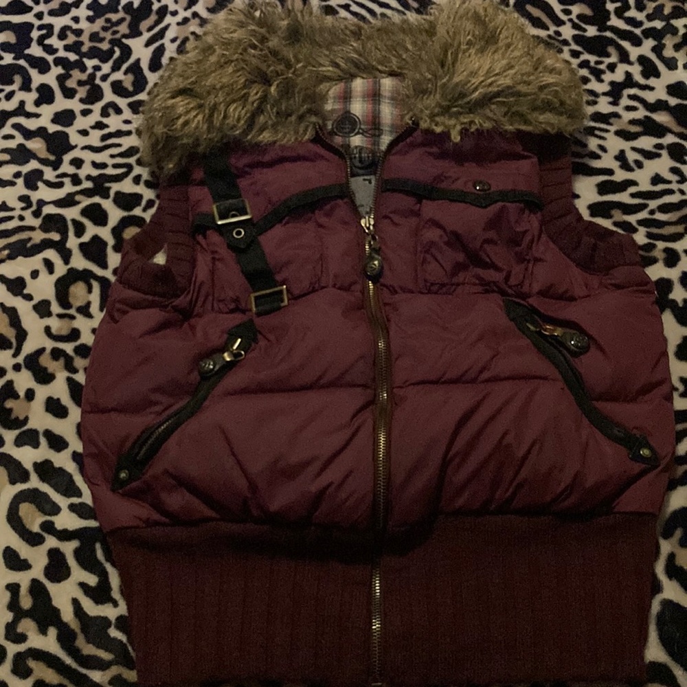 Vest with fur